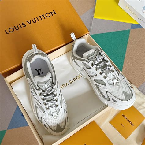 Louis Vuitton Runner Tatic White LV Size 8 (US 9.